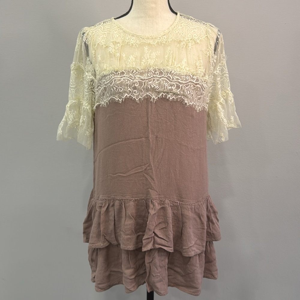 Umgee Lace Yoke Ruffle Tunic - Cream & Mauve